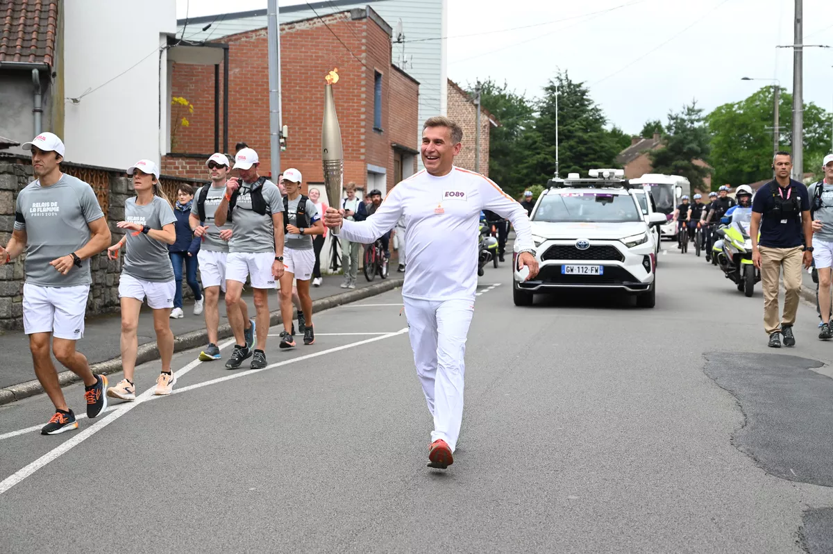 Sztafeta olimpijska i medal miasta Tourcoing - 1